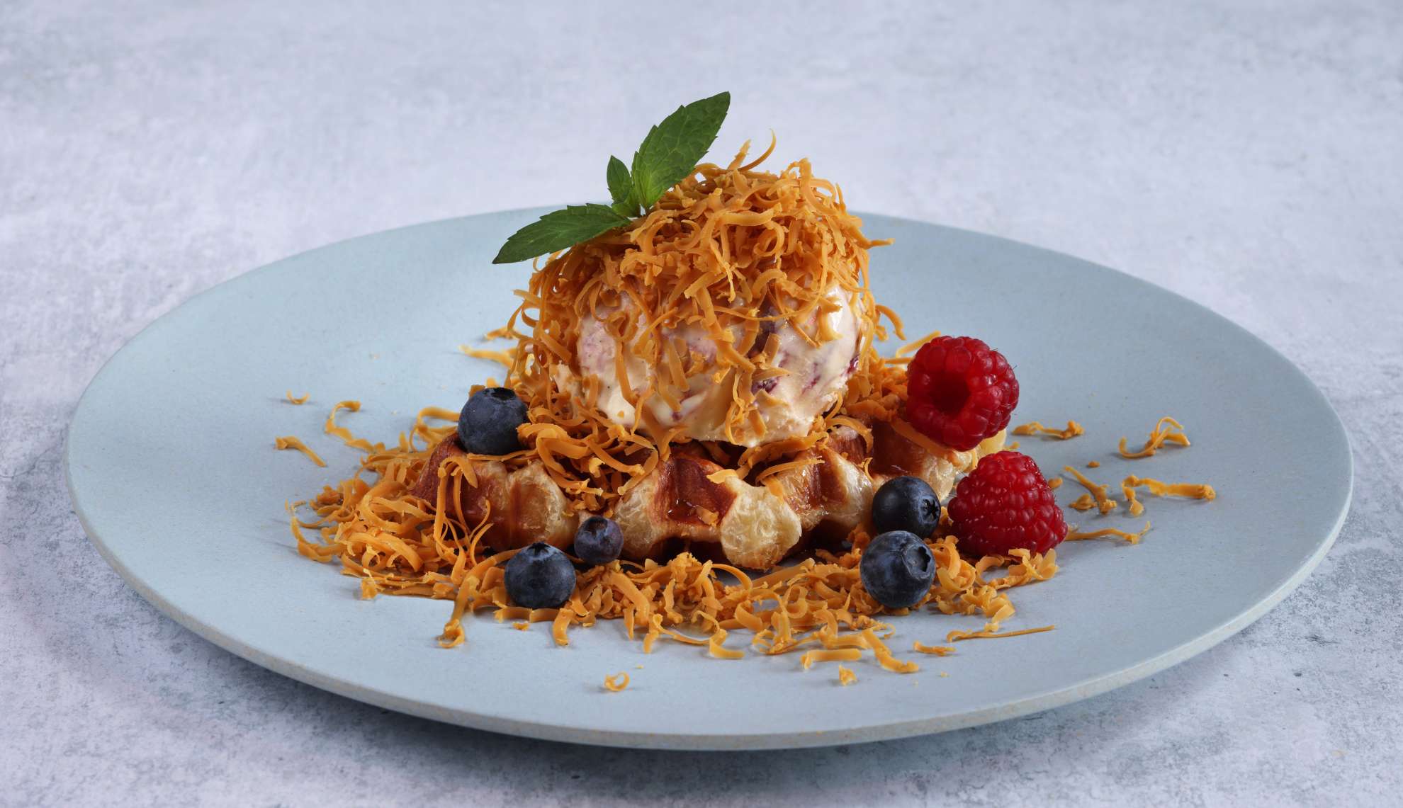 Croffle with ice cream and Brunost™ topping