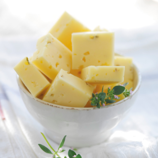 TINE® Norwegian Gouda with Cloves & Cumin（ノルウェージャンゴーダ クローブ&クミン）