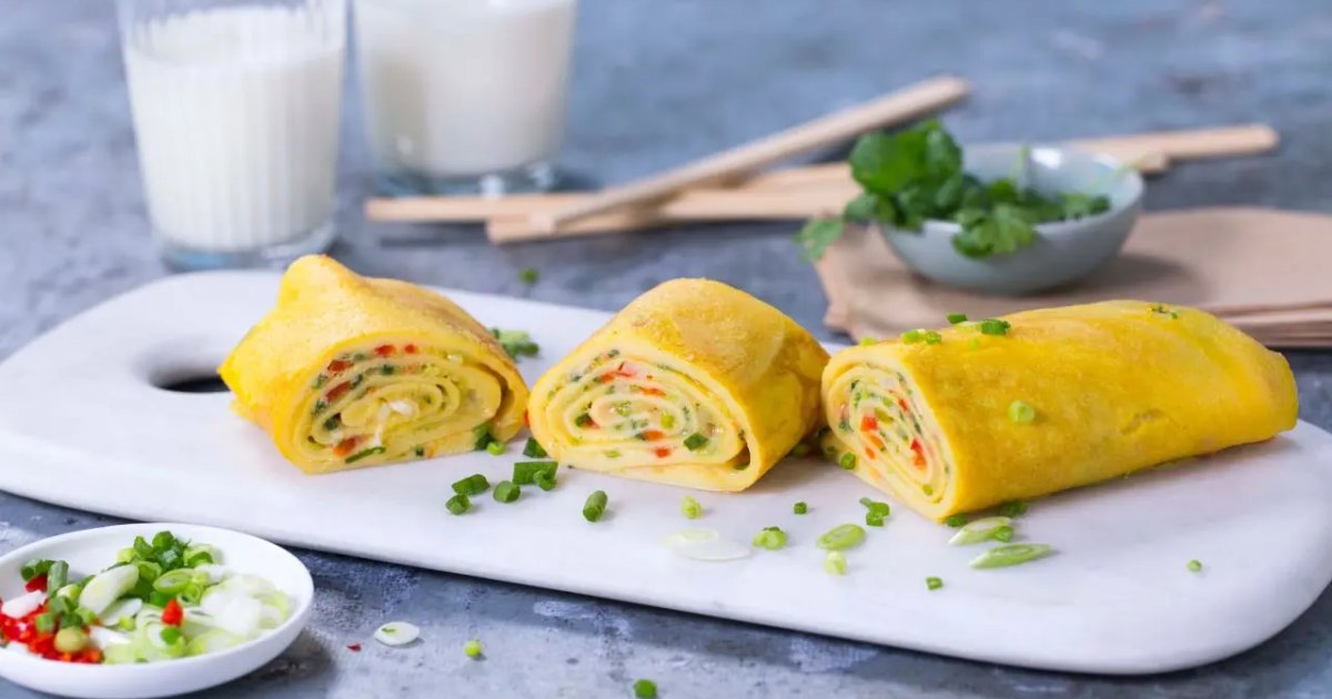 Gyeranmari (Korean rolled omelette) with TINE® Norwegian Gouda Mild - Tineasia