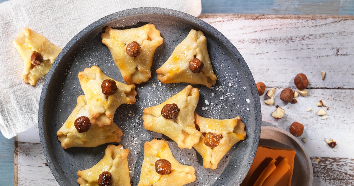 TINE® Brunost™ Nut Triangles - Tineasia